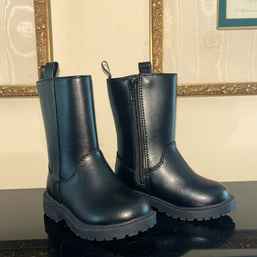 Old Navy size 5 toddlers black boots